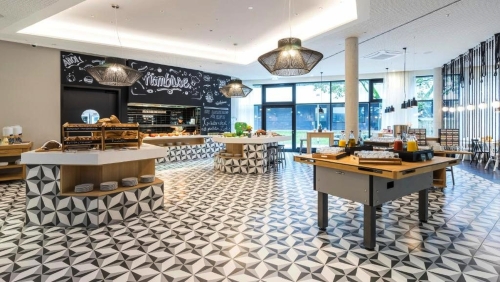 D_Hotel_Hamburg_Holiday_Inn_City_Nord