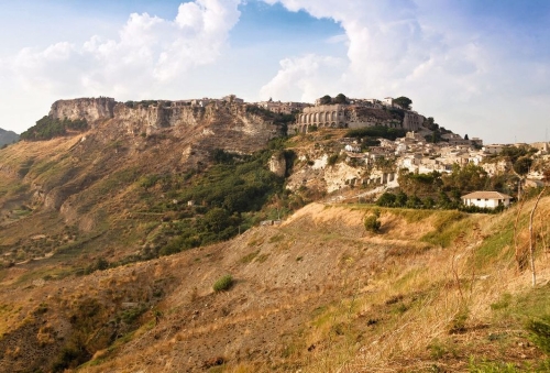 Gerace,eine kleine Stadt in der Nähe von Reggio Calabria