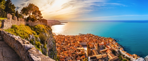 Cefalu, Ferienort an der Tyrrhenischen Küste Siziliens~1
