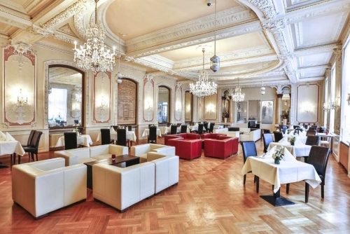 HELIOPARK Bad Hotel Zum Hirsch~3