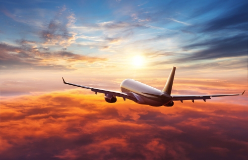 Flugzeug über den Wolken