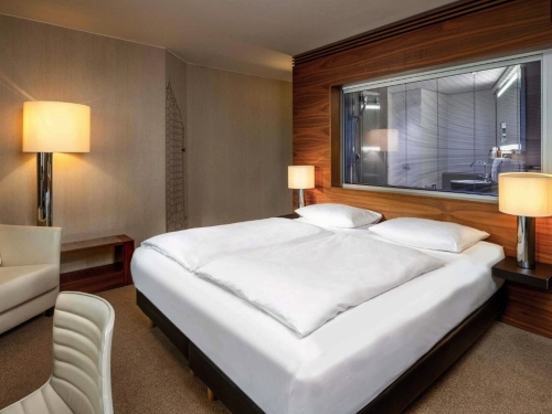 Mövenpick_Hotel_Hamburg_City~1