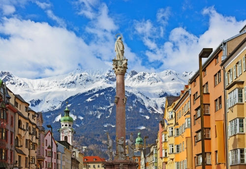 Our Lady-Statue in der Altstadt in Innsbruck Österreich