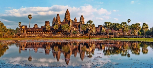 Alte Khmer Architektur. Panorama Blick auf Angkor Wat Tempel bei Sonnenuntergang. Siem Reap, Kambodscha