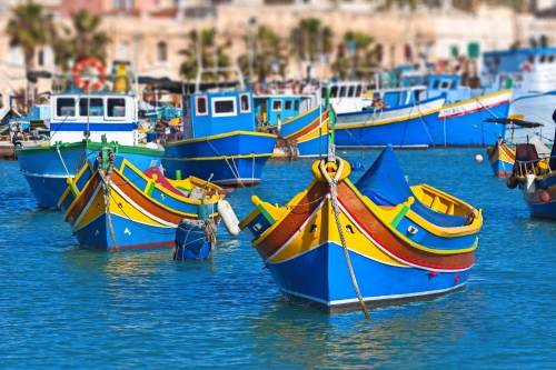 farbige Fischerboote auf Malta