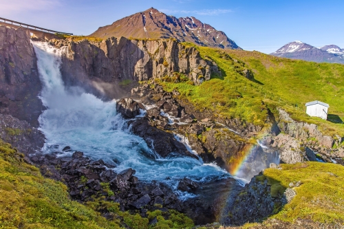 Kleiner Wasserfall bei Seyðisfjörður, Ostfjorden, Island