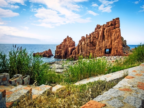 Rote Porphyr-Felsen in Arbatax, Sardinien, Italien