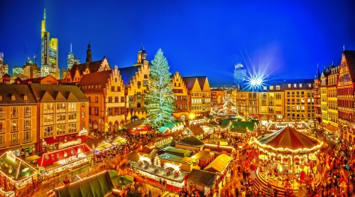 Traditioneller Weihnachtsmarkt in der historischen Mitte von Frankfurt, Deutschland