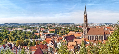 Panoramische Vogelperspektive von Landshut mit St. Martin Church, Bayern, Deutschland