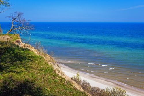 Ansicht über Ostsee von der Klippe in Jastrzebia Gora-Dorf, Polen