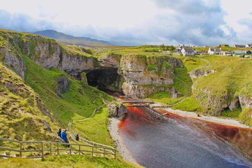 Smoo Cave an der Nordküste Schottlands