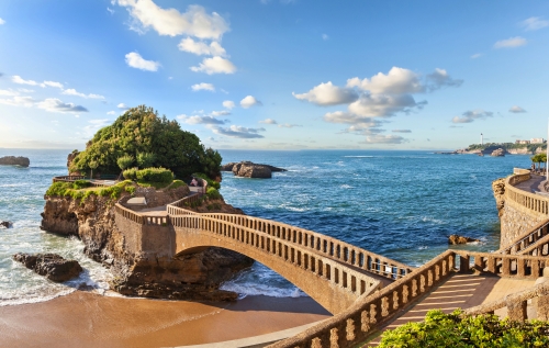 Brücke zu Rocher du Basta in Biarritz, Frankreich